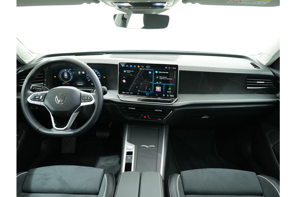 Volkswagen Passat Variant 1.5 eHYBRID 204PK BUSINESS AUT8 53614724-1.jpg | Hvauto.nl